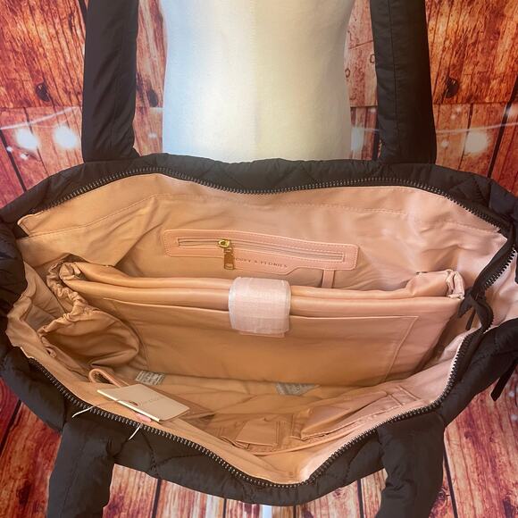 NWT Poppy & Peonies Quilted Tote It in Black pink interior holds laptop GIFT! - Picture 2 of 7